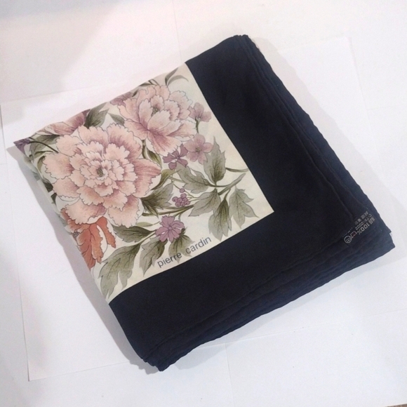 Pierre Cardin 💯% Silk Floral Print Luxury Scarf – 30x30-In Women’s Accessories - Picture 10 of 13